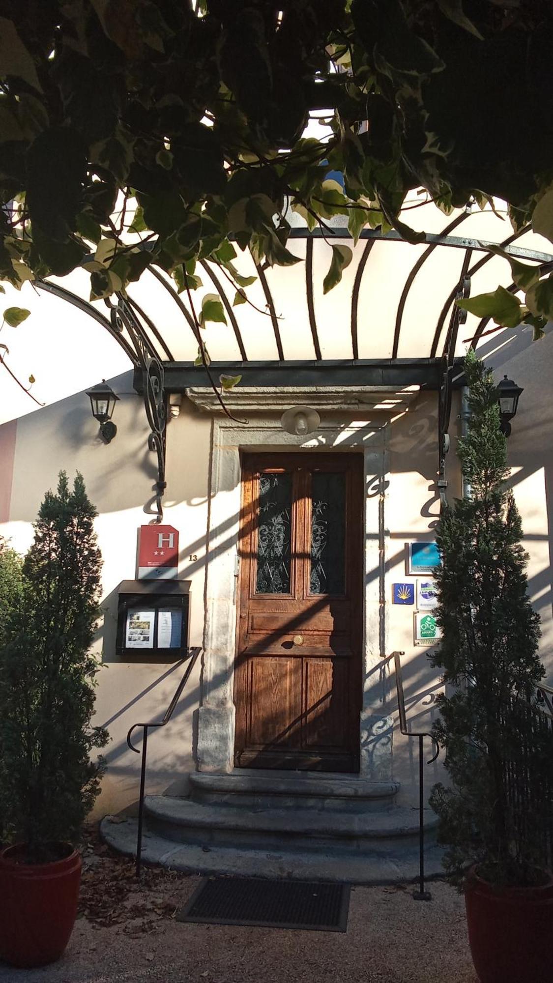 Hotel Restaurant Les Touristes Vals-les-Bains Exterior foto